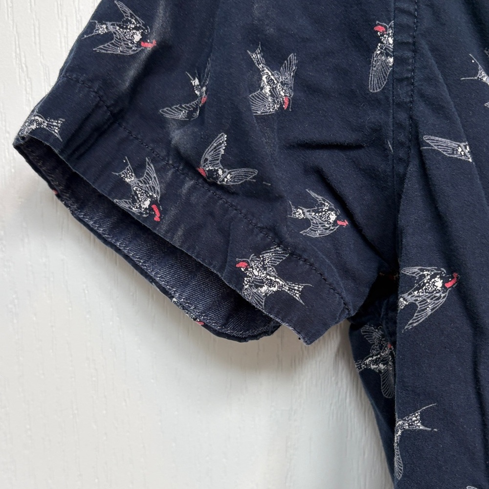 Denim & Flower Navy Short-Sleeve Button-Down Shirt with Bird Print - Picture 7 of 8